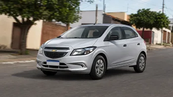 Com motor 1.0 de 80 cv, câmbio manual de seis marchas, consumo de até 15,6 km/l e manutenção acessível, Chevrolet Onix Joy 2019 custa cerca de R$ 50 mil, mas oferece menos equipamentos que hatches mais recentes