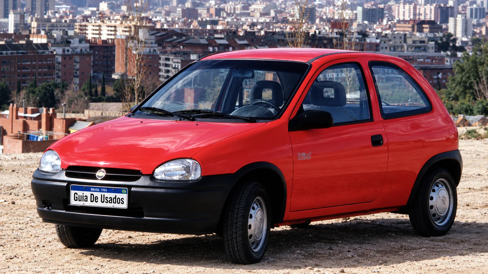 Em 1994, o Chevrolet Corsa Wind custava R$ 7.350, valor que parecia baixo, mas equivalia a cerca de 105 salários mínimos quando o piso nacional chegou aos R$ 70.