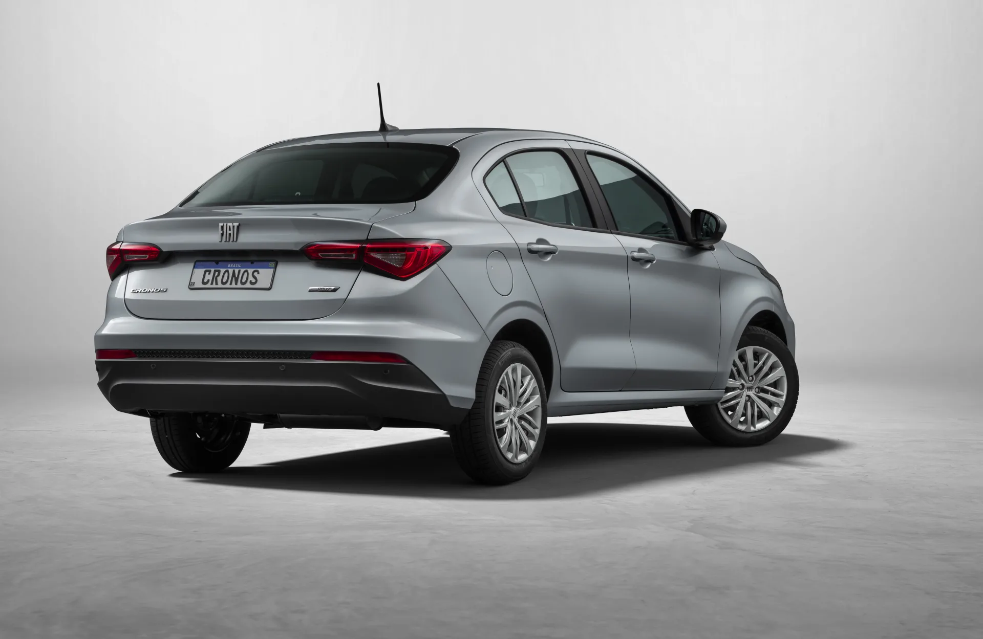 O Fiat Cronos Drive 2023 atende quem quer um usado automático espaçoso, econômico e simples de manter, sem pagar por um sedan médio.