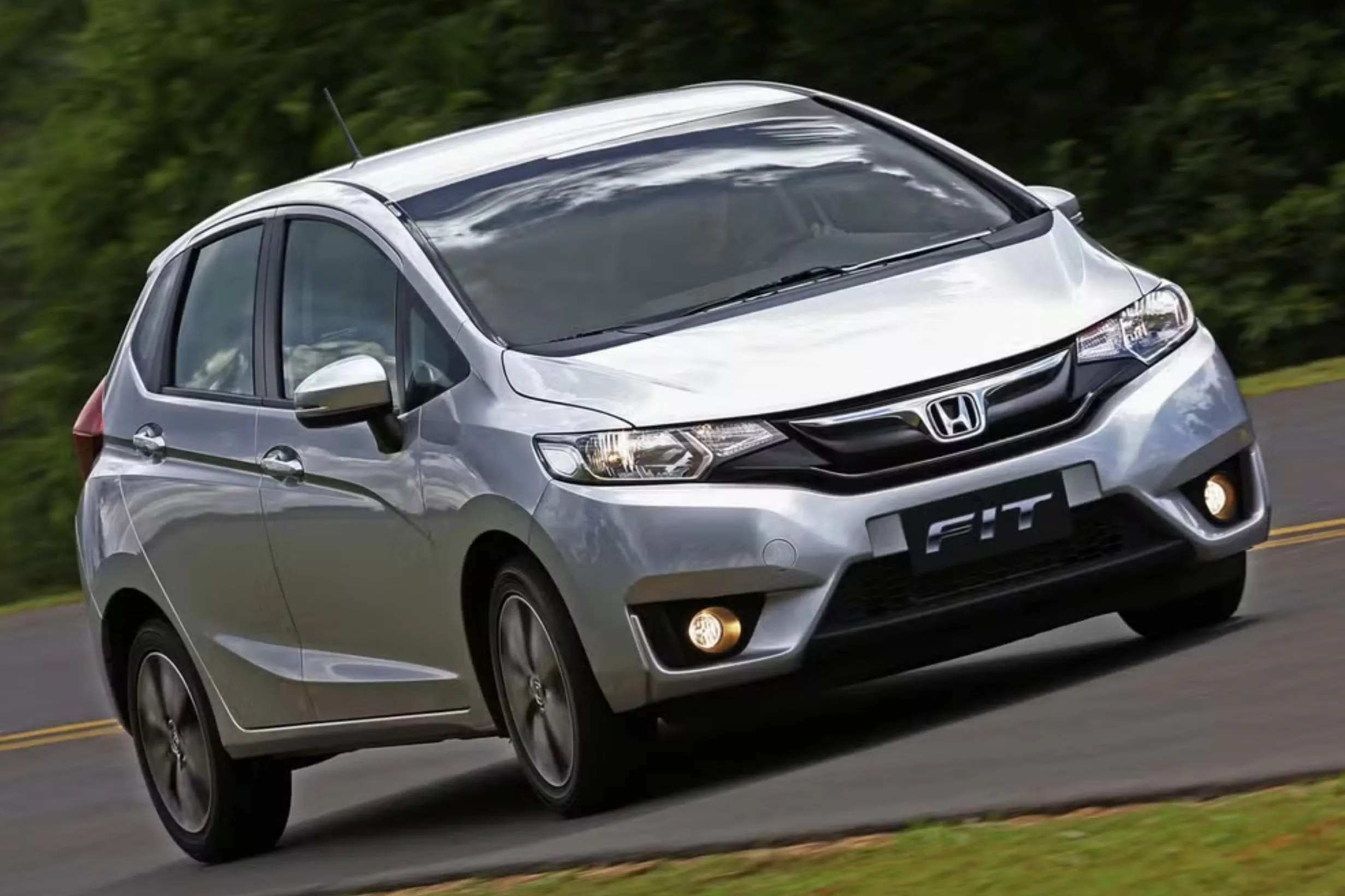 Seis carros japoneses automáticos usados por menos de R$ 70 mil que ainda fazem muita gente esquecer os modelos zero km