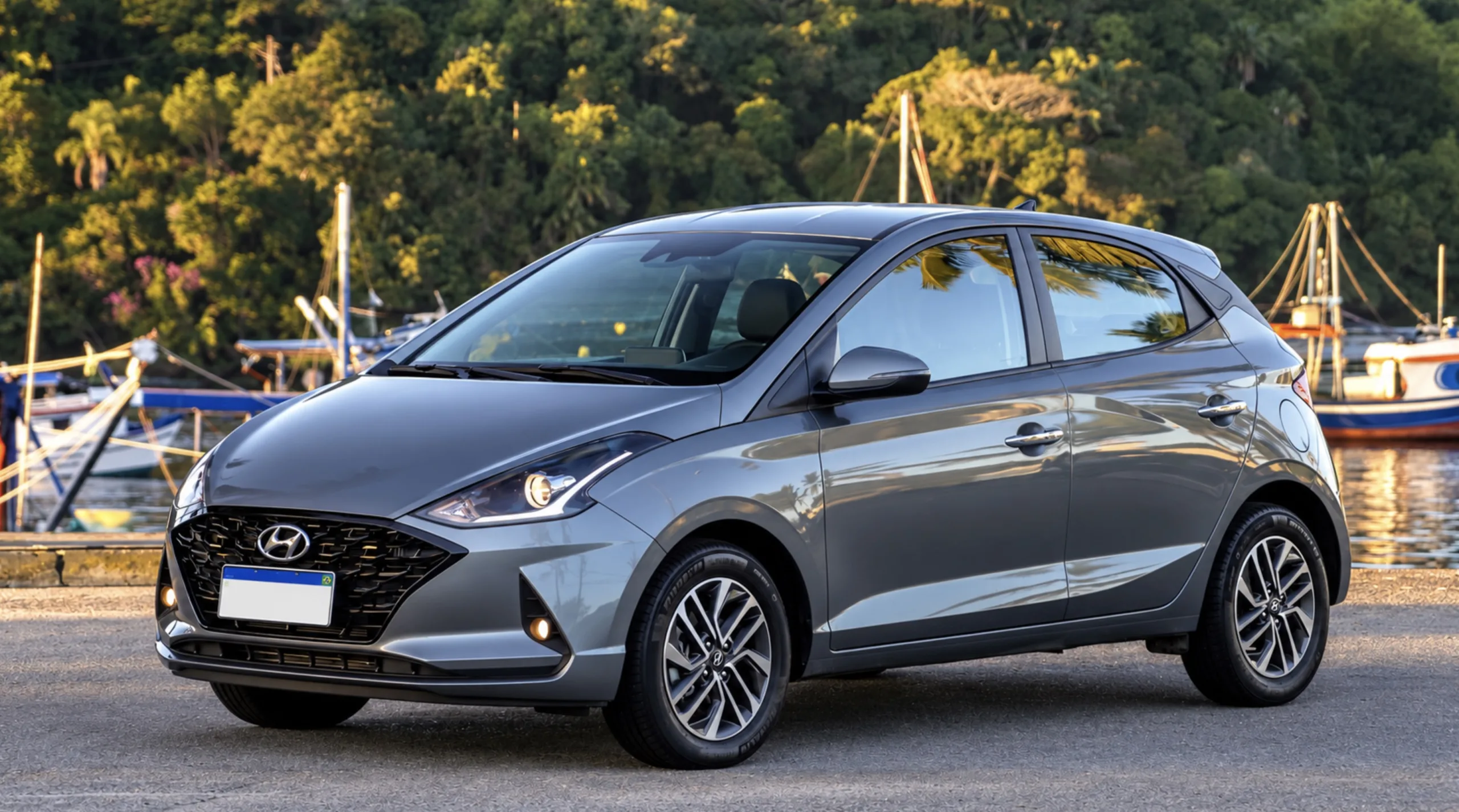 Hyundai HB20 Diamond Plus 2021: Por R$ 76.268, entrega frenagem autônoma e alertas de colisão e faixa, provando que até um hatch de supermercado pode ficar inesperadamente esperto.