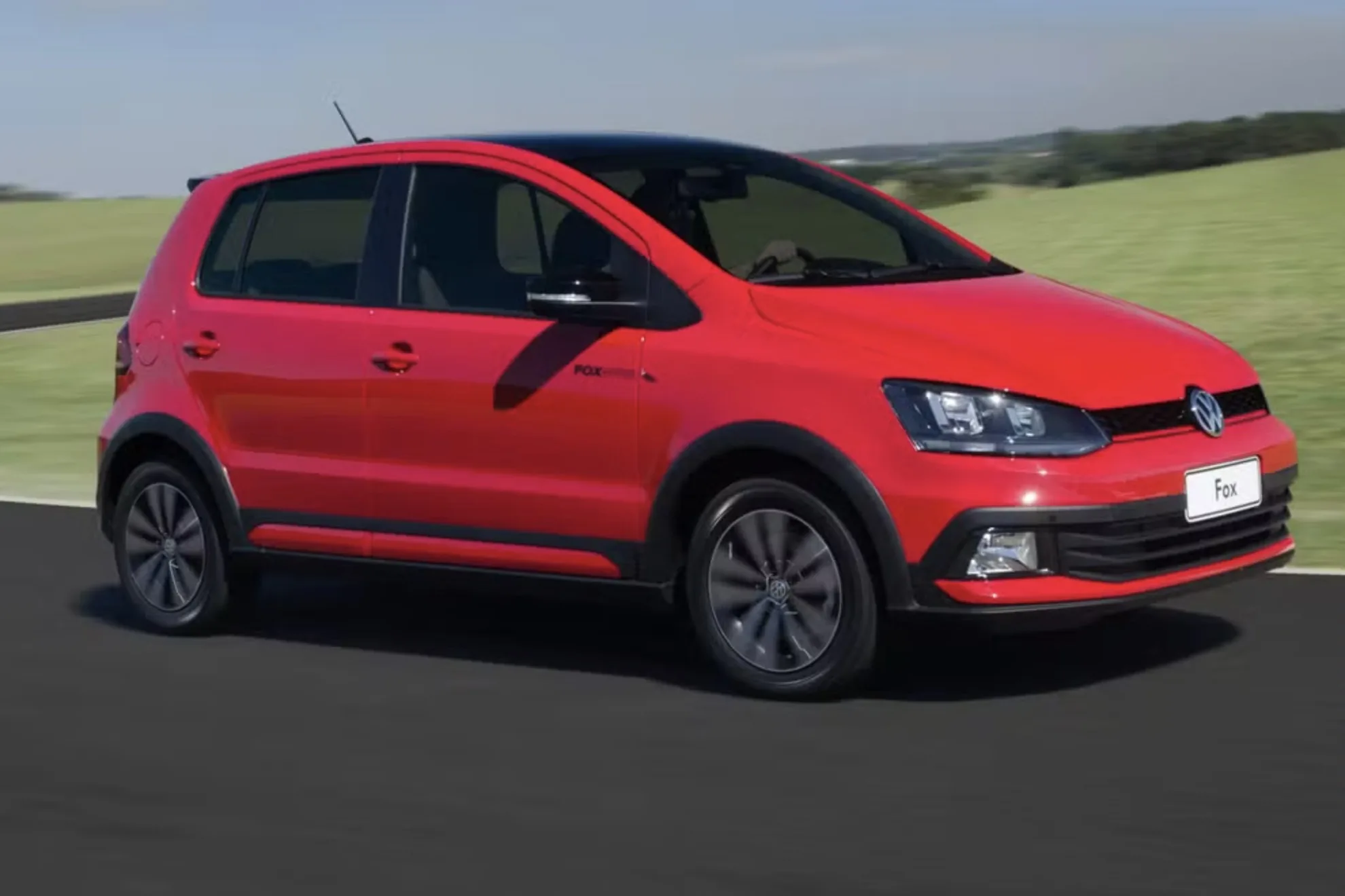 Volkswagen Fox Pepper 1.6 2016: alto, leve e esperto, o Pepper manual usa seus 120 cv para transformar um hatch urbano em algo bem mais divertido.