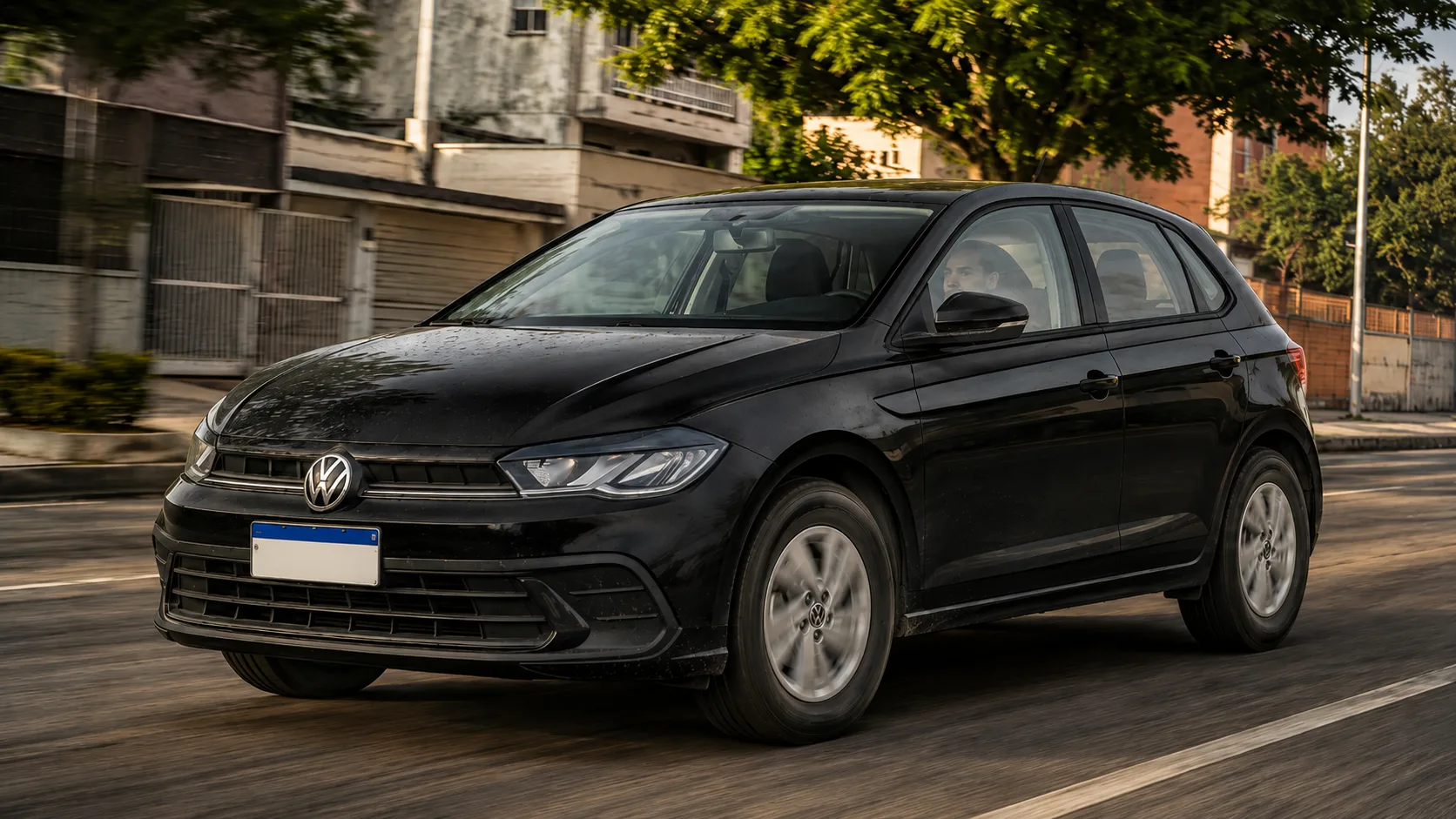 O Volkswagen Polo TSI 2023 serve a quem quer um usado compacto, econômico e esperto, com espaço suficiente para a rotina e viagens curtas.