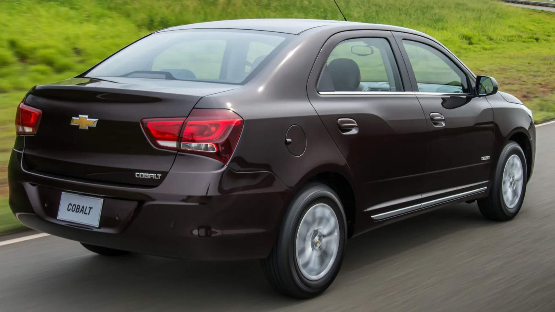 O Cobalt LTZ 2020 serve bem à família, leva muita bagagem e ainda vale a pena usado, desde que o câmbio esteja saudável e revisado.