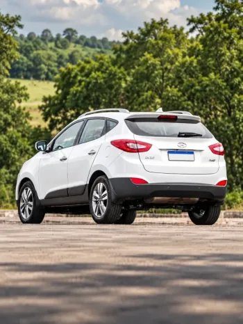 Hyundai ix35 usado tem tamanho do Jeep Compass e preço de Fiat Mobi