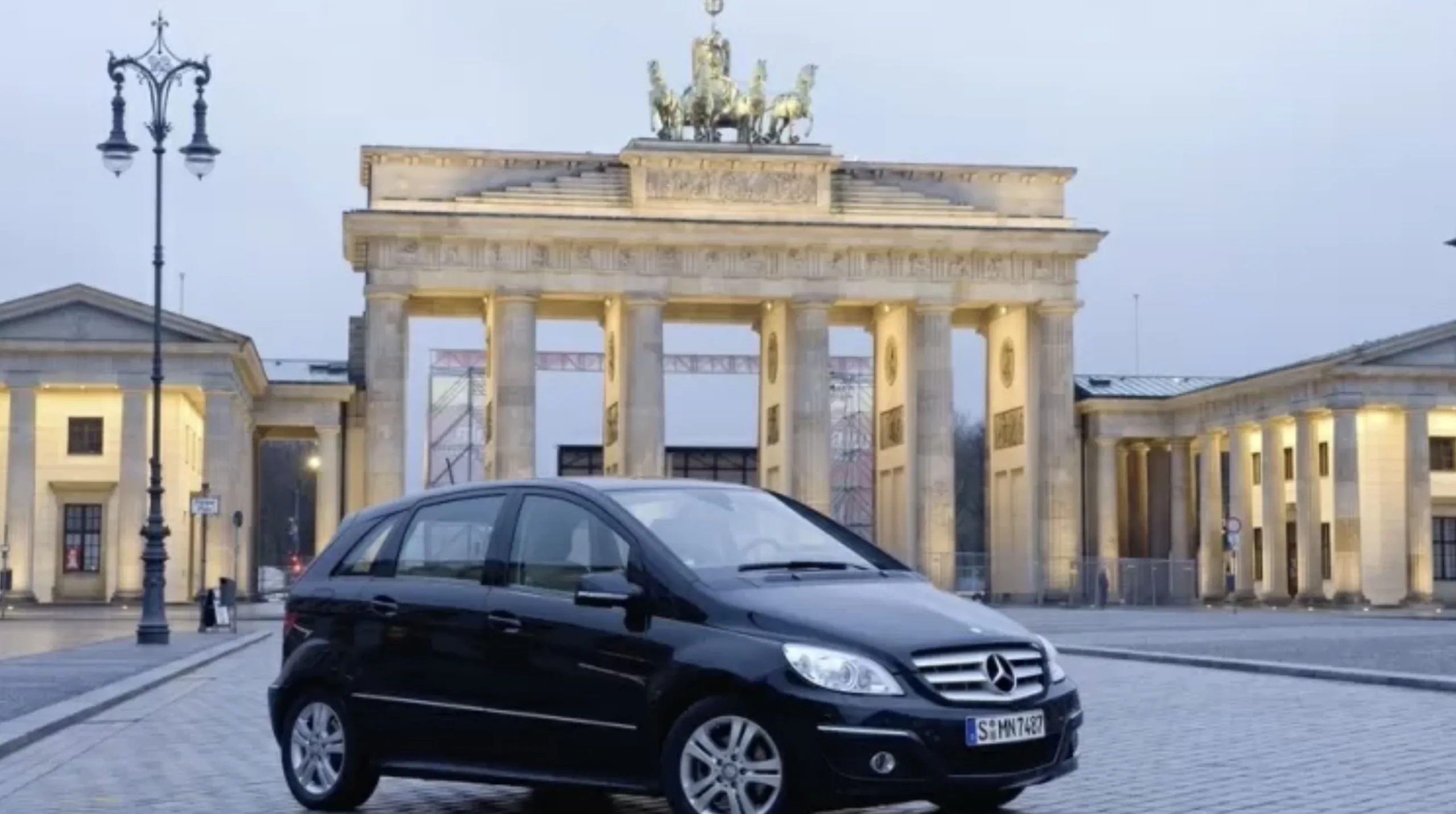 Mercedes-Benz B200 Turbo 2.0 automática 2010 entrega estrela, turbo e espaço por cerca de R$ 42 mil, mas o CVT 722.8 pode transformar elegância em orçamento de oficina.