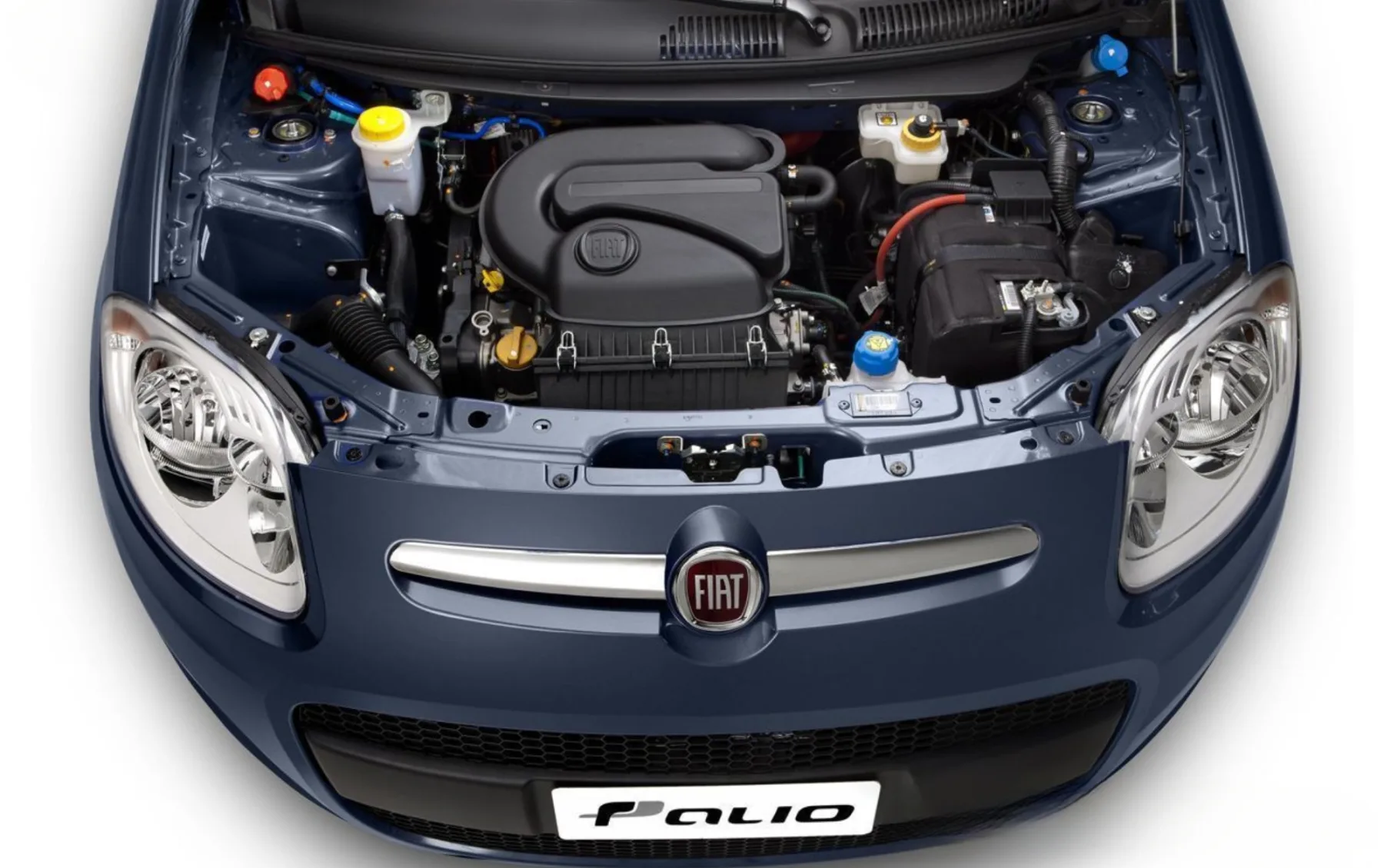 O motor Fire 1.4 entrega até 88 cv, responde bem no trânsito e encara estrada sem pressa, mas pede redução de marcha nas ultrapassagens.