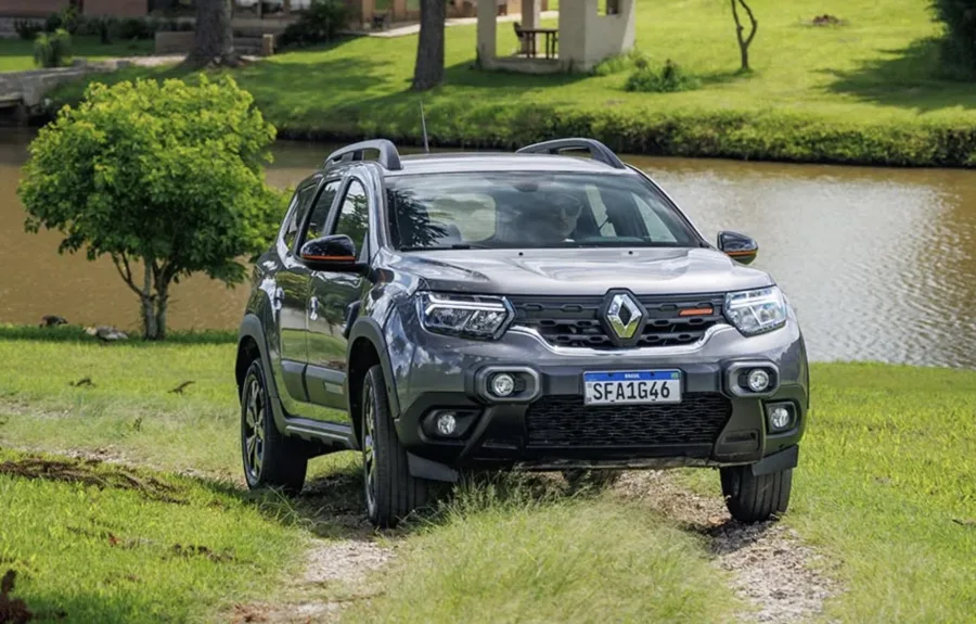 Renault Duster Iconic Plus 1.3 Turbo 2024 tem 170 cv e porta-malas enorme, mas usado exige atenção ao CVT e recall