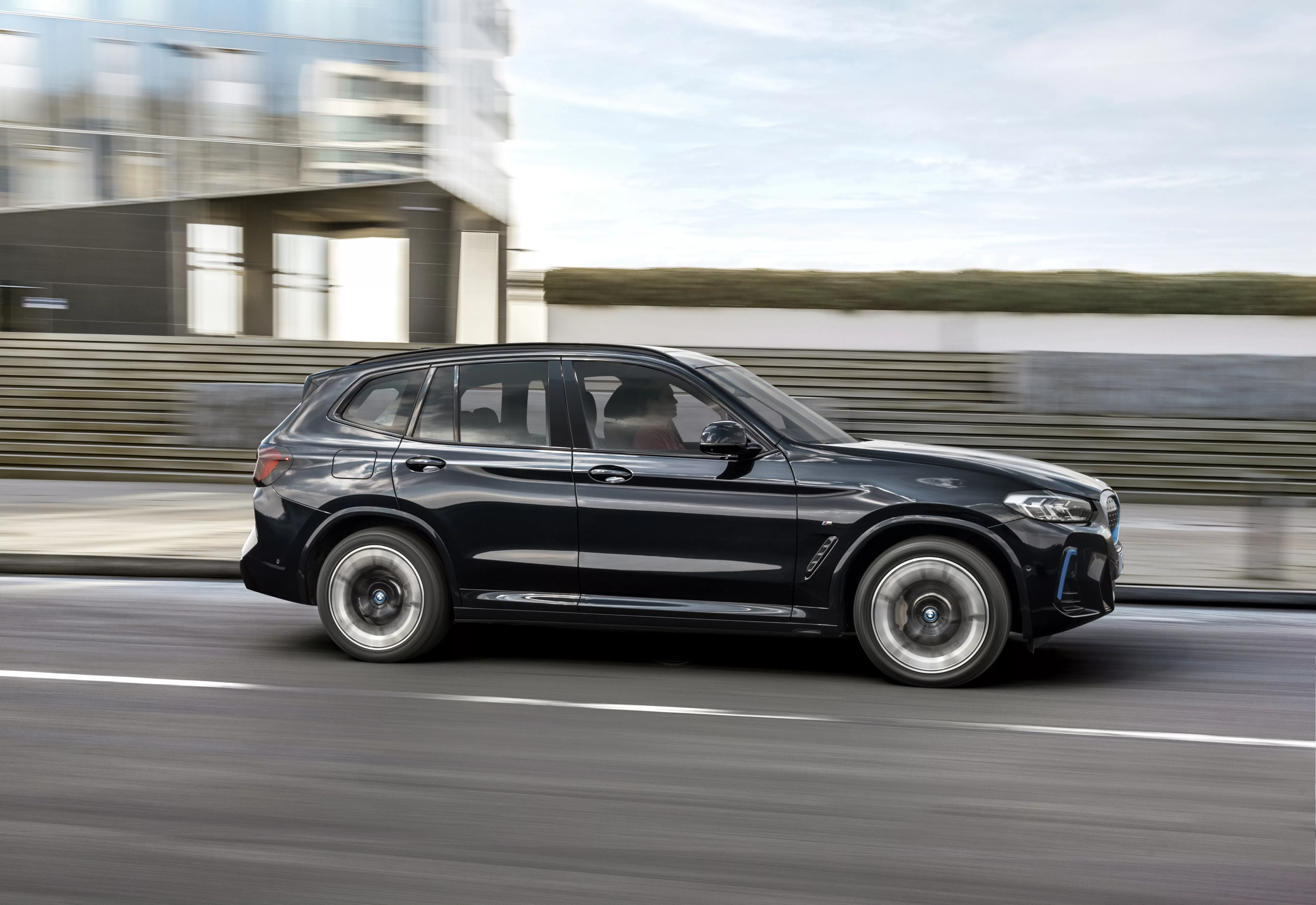 BMW  iX3 2022 M Sport: ficha técnica, preço e fotos