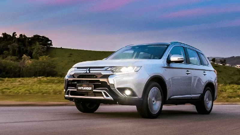 Mitsubishi Outlander 2022 HPE-S 2.2 diesel 4WD Automático: fotos, preço e ficha técnica