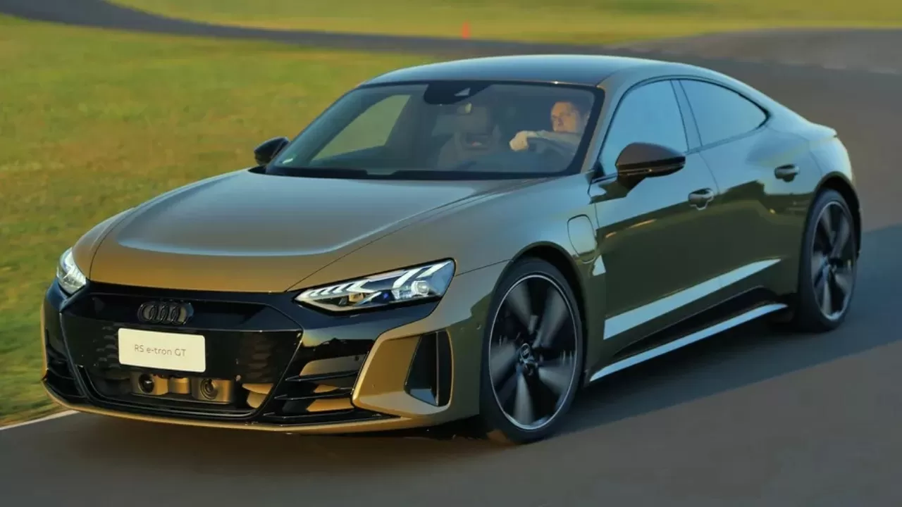 Qual o valor de um Audi e-tron GT 2023 RS (Elétrico): fotos, preço e ficha técnica
