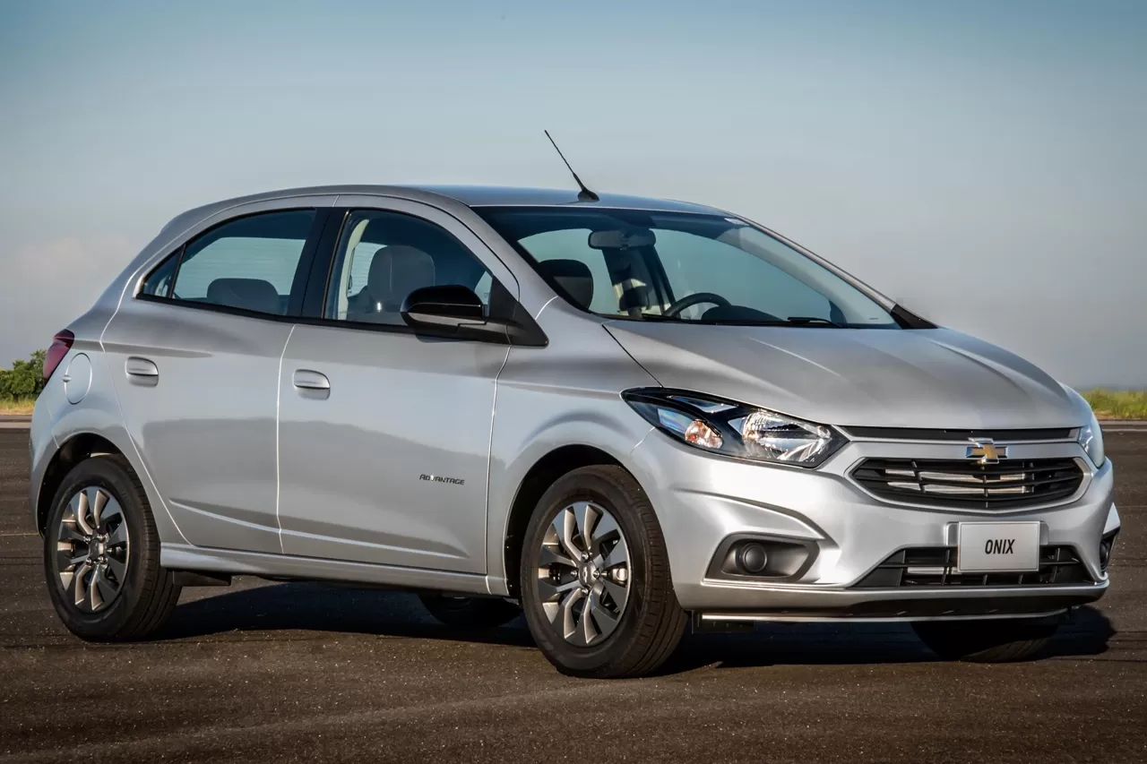 Qual o valor de um Chevrolet Onix 2018 1.4 Advantage SPE/4 Automático: preço, fotos e ficha técnica