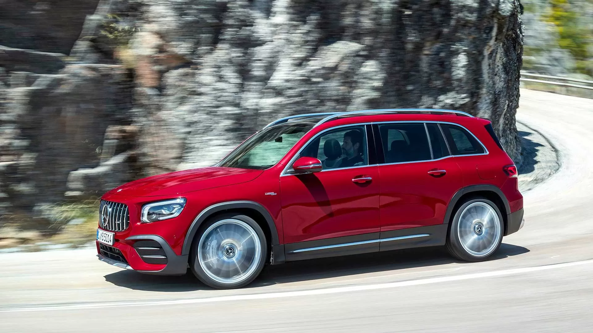 Qual o valor do Mercedes-Benz GLB 35 AMG 2023 2.0 Turbo Automático: ficha técnica, preço e fotos