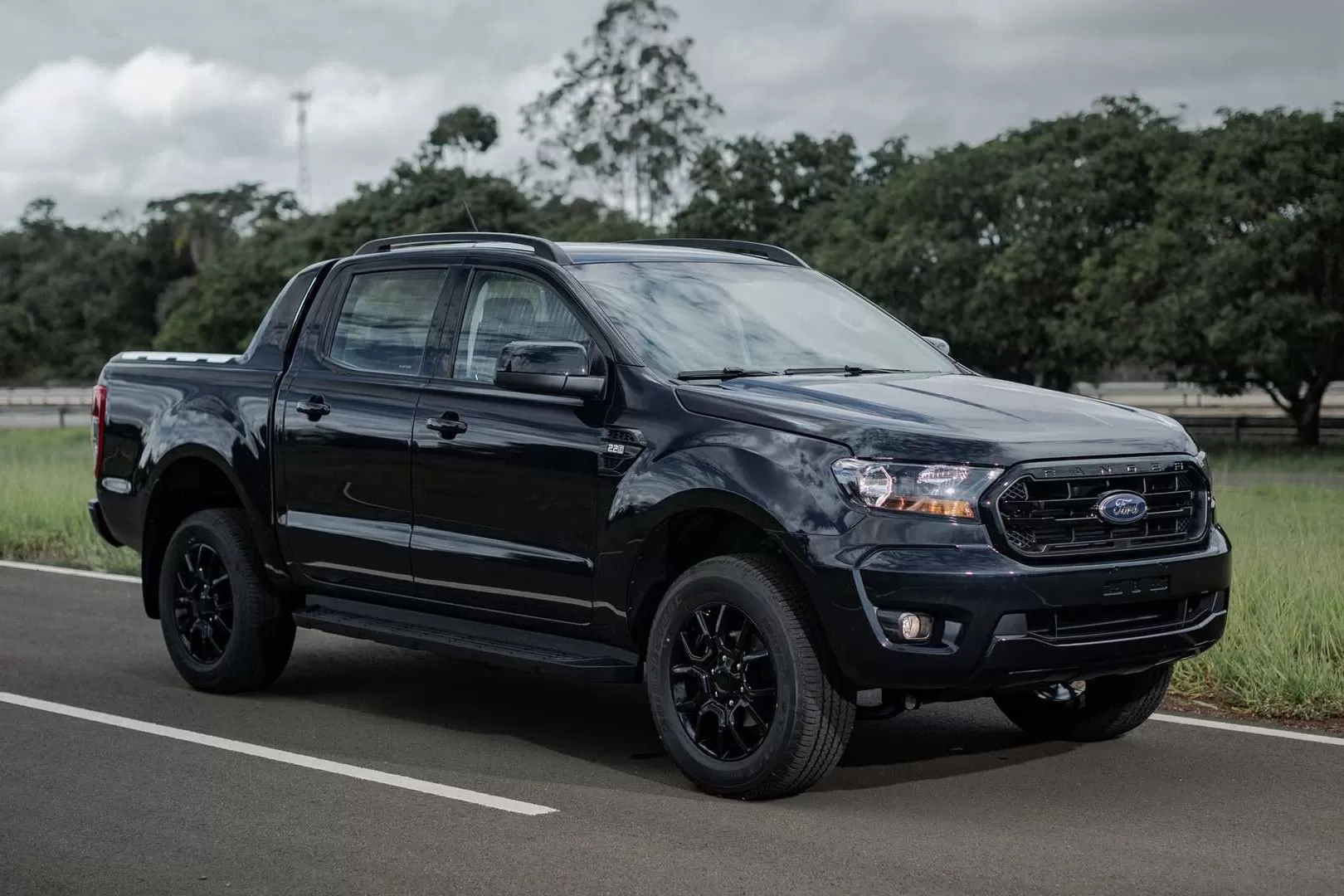 Quanto custa um Ford Ranger (Cabine Dupla) 2023 Black 2.2 Turbodiesel 4×2 Automático: fotos, preço e ficha técnica