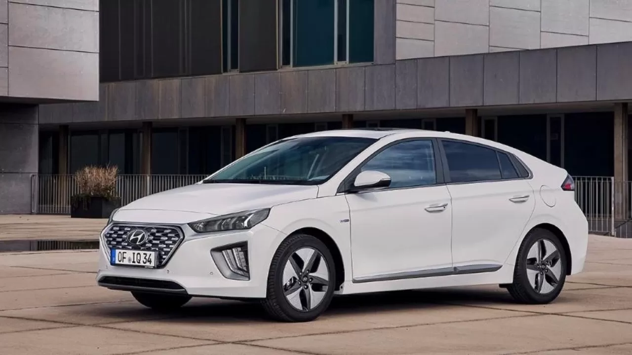 Quanto custa um Hyundai Ioniq 2023 1.6 Hybrid: preço, fotos e ficha técnica