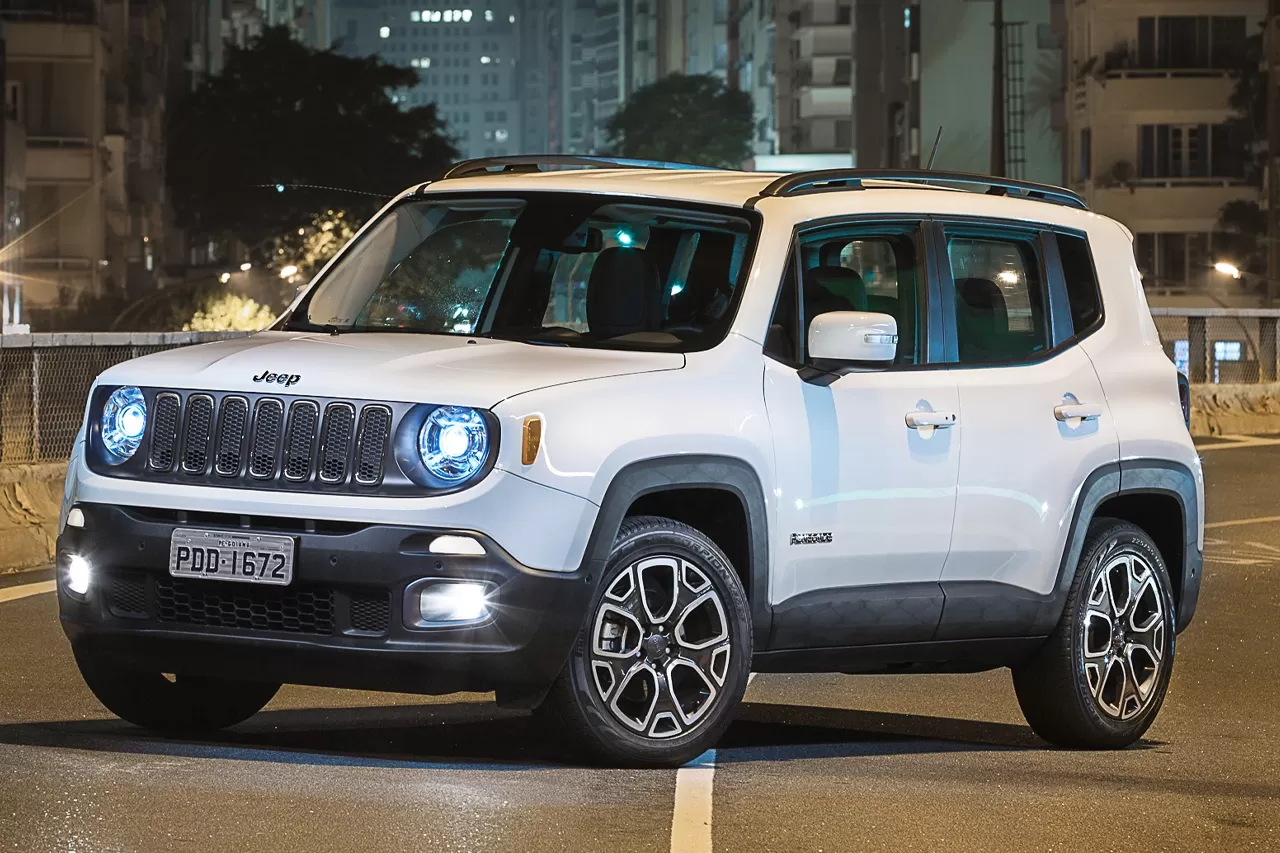 Quanto custa um Jeep Renegade 2017 Longitude Teto 1.8 Automático (Flex): preço, fotos e ficha técnica