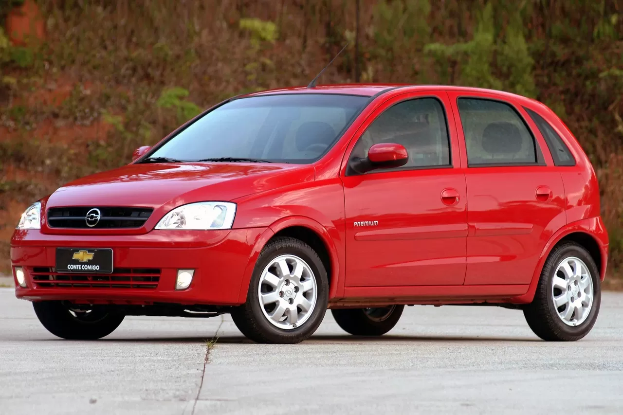 Quantos km por litro faz o Chevrolet Corsa Hatch 2005 Premium 1.0 ...