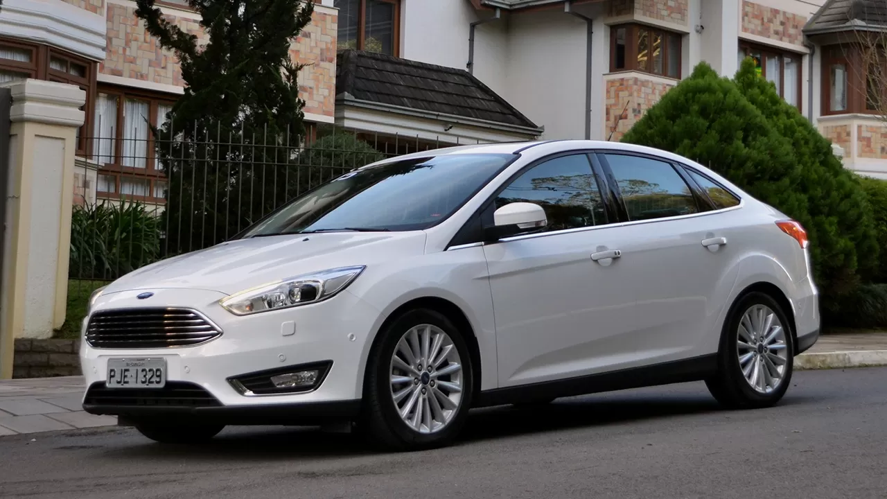 Focus Sedan Focus Fastback Titanium Plus 2.0 PowerShift