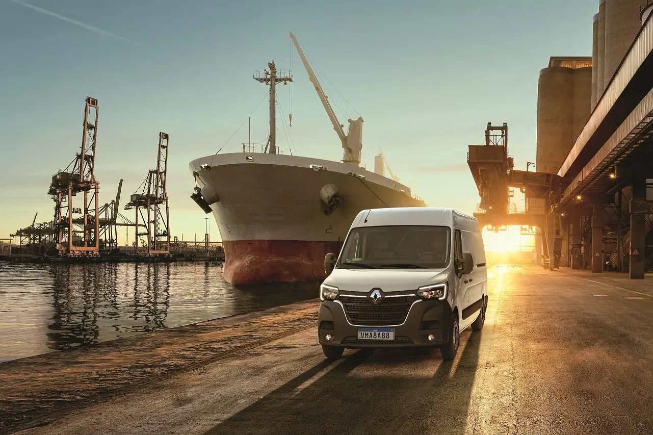 Quantos km por litro faz o Renault Master 2024 Minibus Executive L3H2: preço, fotos e ficha técnica