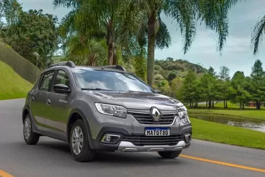 Quantos km por litro faz o Renault Sandero Stepway 2023 Zen 1.0 12V SCe (Flex): preço, ficha técnica e fotos